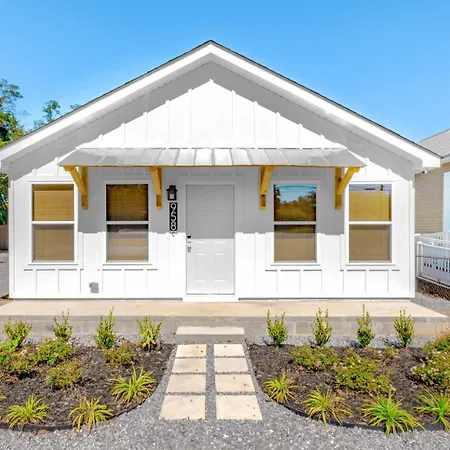 Duplex On Howard - Clare Suite